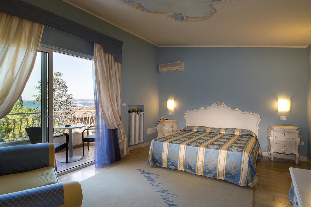 Hotel Serenella Sirmione Kültér fotó